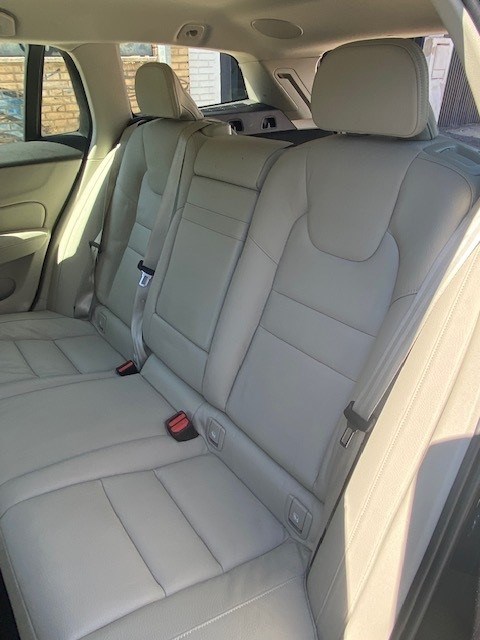 VOLVO V60 B3 Benzin Mild Hybrid Momentum Geartronic-image-2