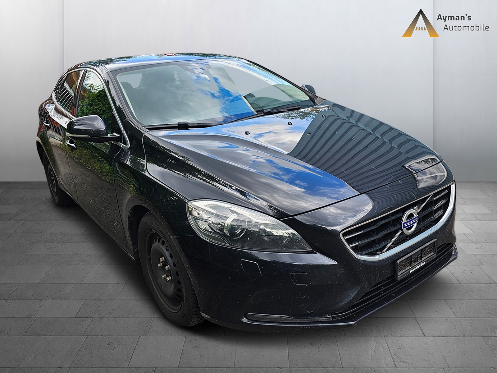 VOLVO V40 D2 Momentum-image-2