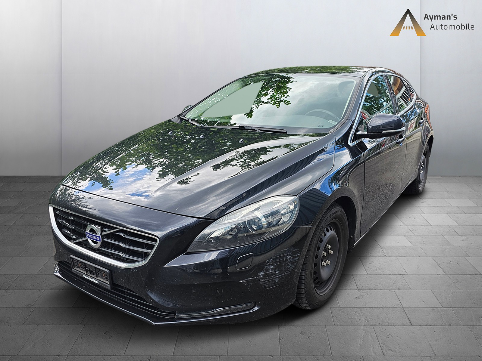 VOLVO V40 D2 Momentum-image-1