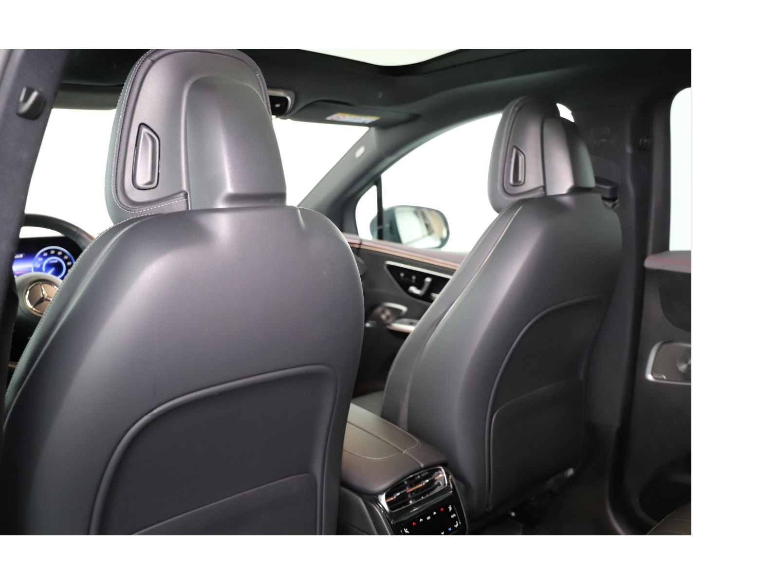 MERCEDES-BENZ EQE SUV 500 4 Matic-image-13
