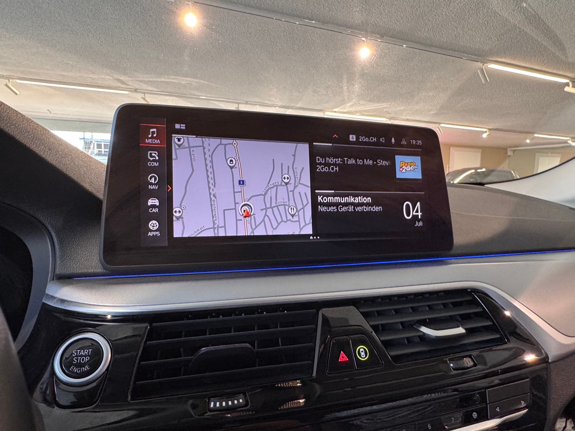 BMW 530i xDrive 48V Touring Steptronic-image-25