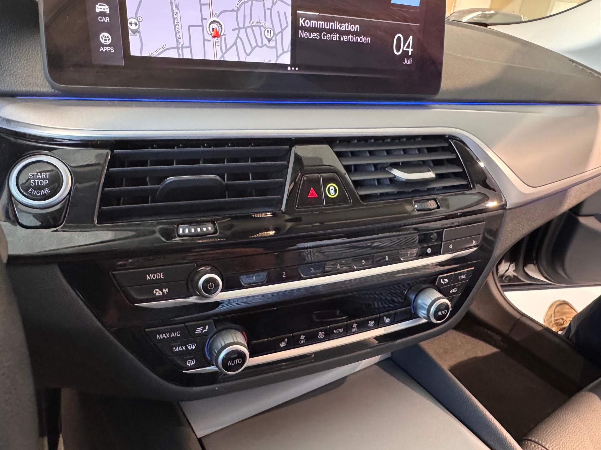 BMW 530i xDrive 48V Touring Steptronic-image-26