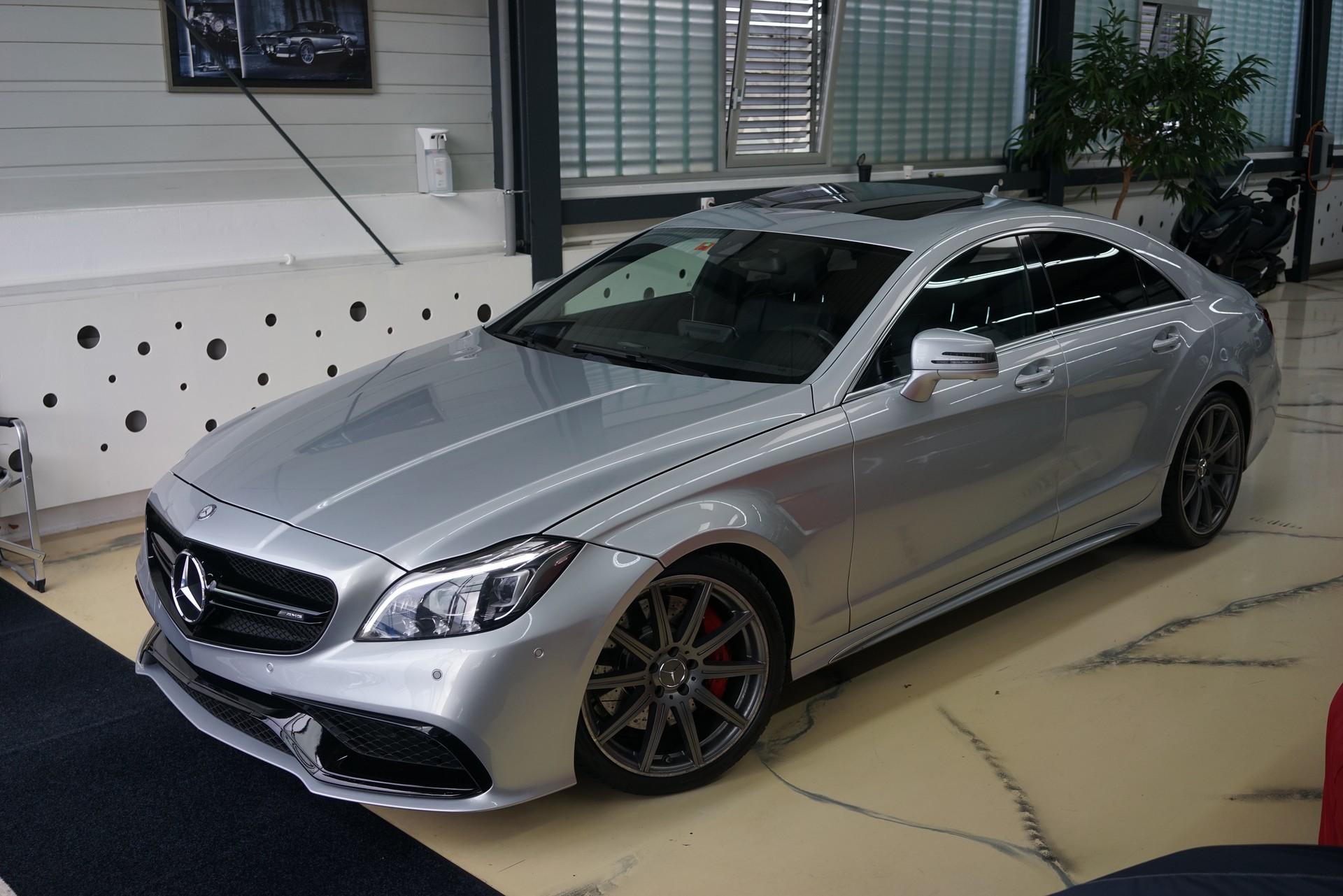 MERCEDES-BENZ CLS 63 AMG S 4Matic Speedshift MCT-showroom-element-2