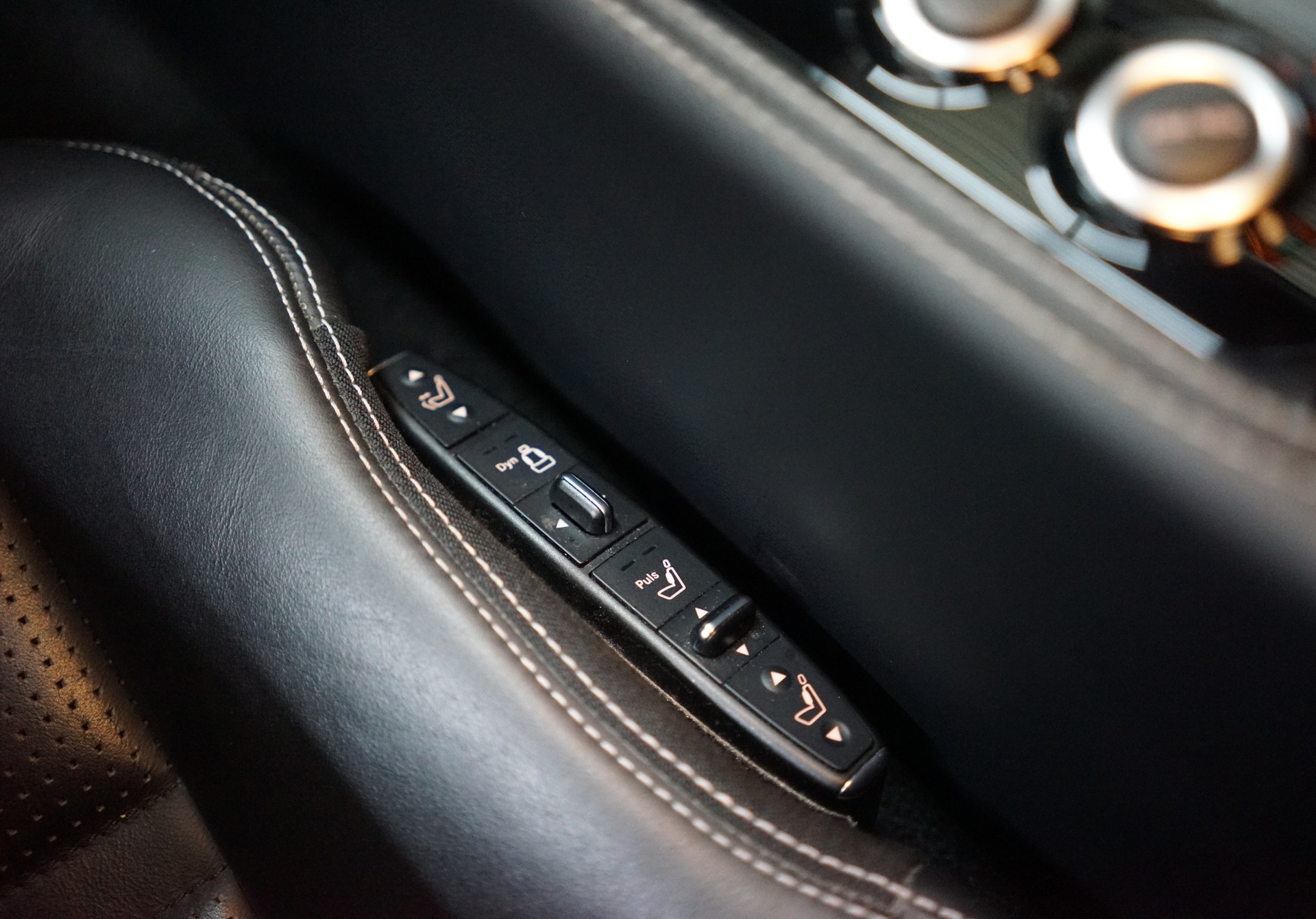 MERCEDES-BENZ CLS 63 AMG S 4Matic Speedshift MCT-image-23