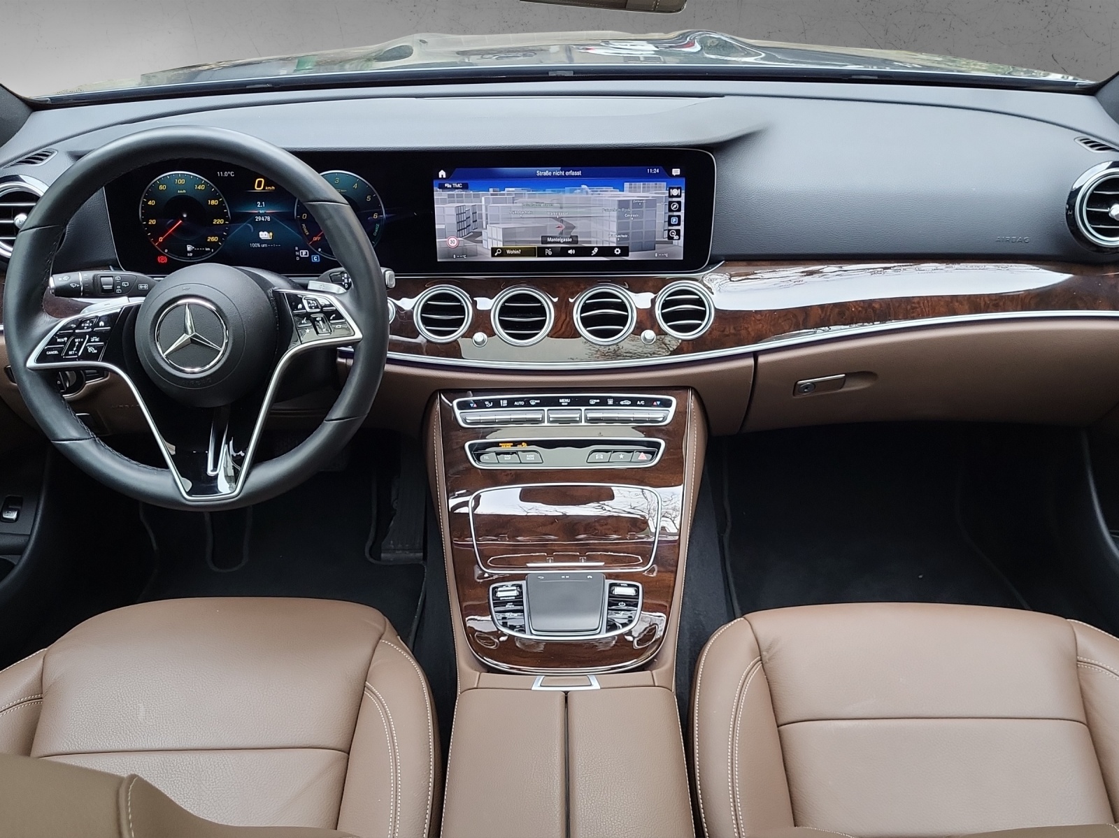 MERCEDES-BENZ E 300 de T 4M AMG-image-11