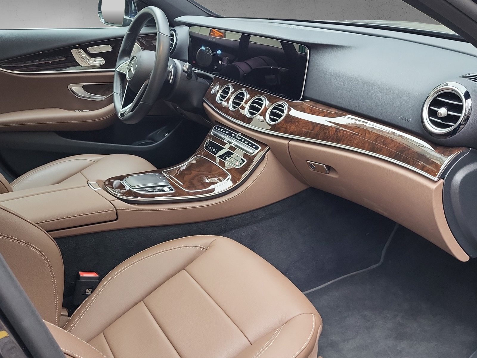 MERCEDES-BENZ E 300 de T 4M AMG-image-9