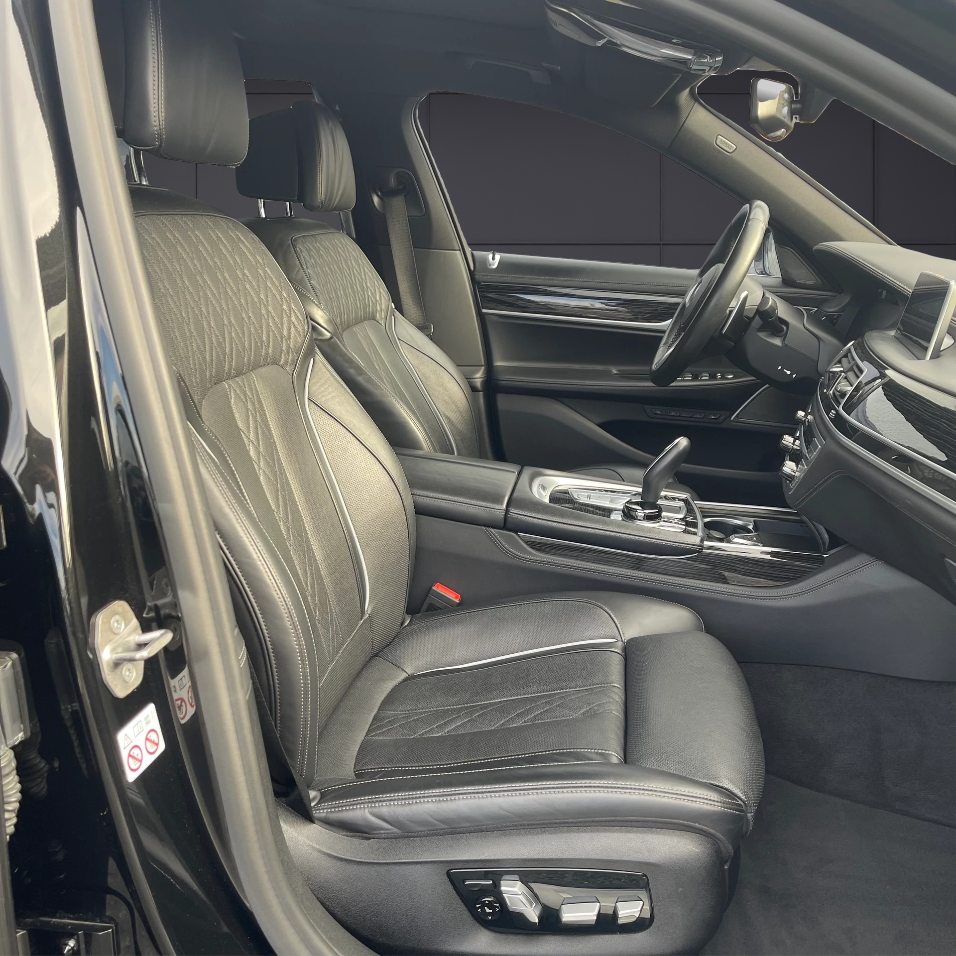 BMW 730Ld xDrive M Sport Steptronic-image-17
