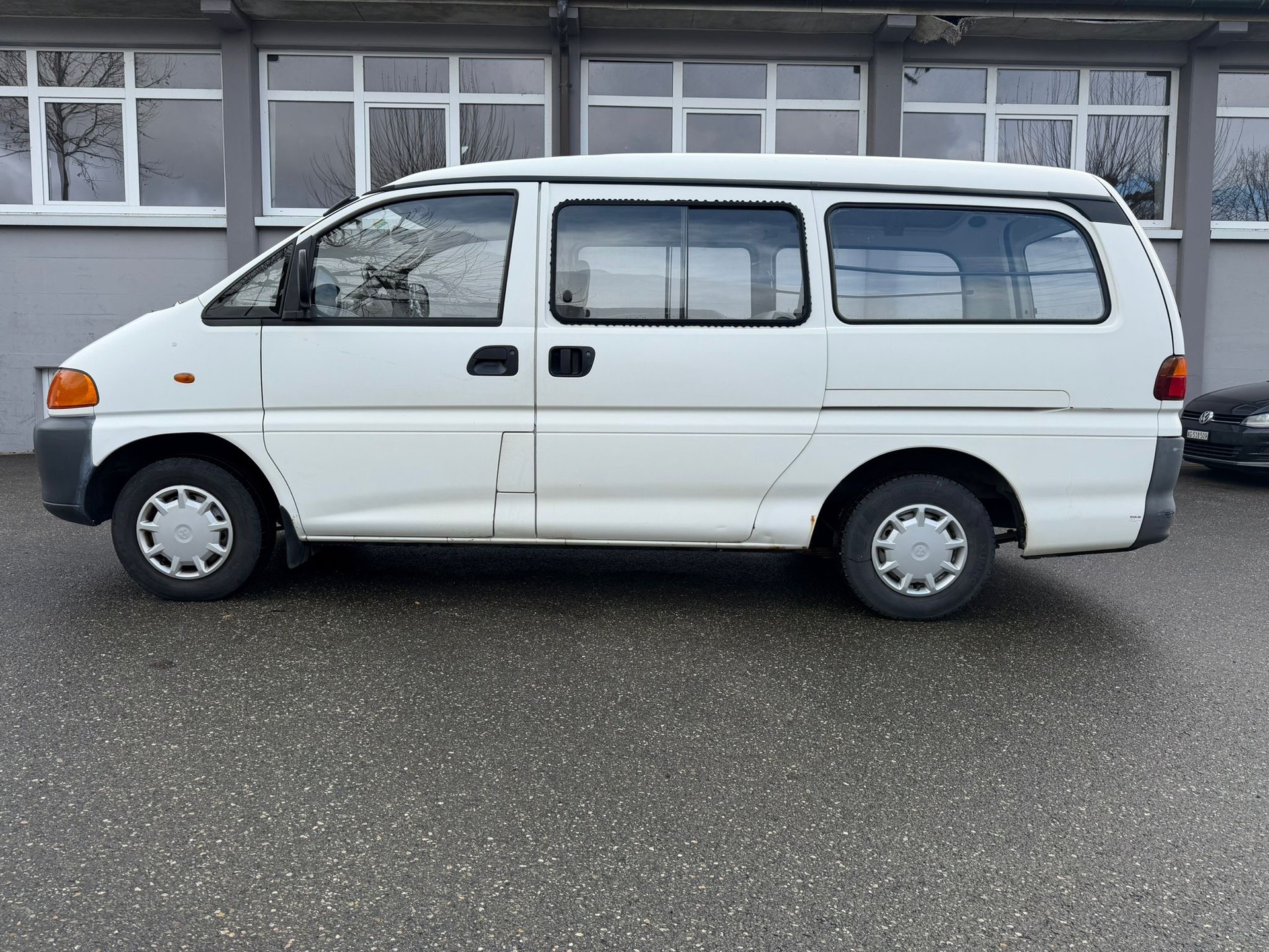 MITSUBISHI L 400-image-14