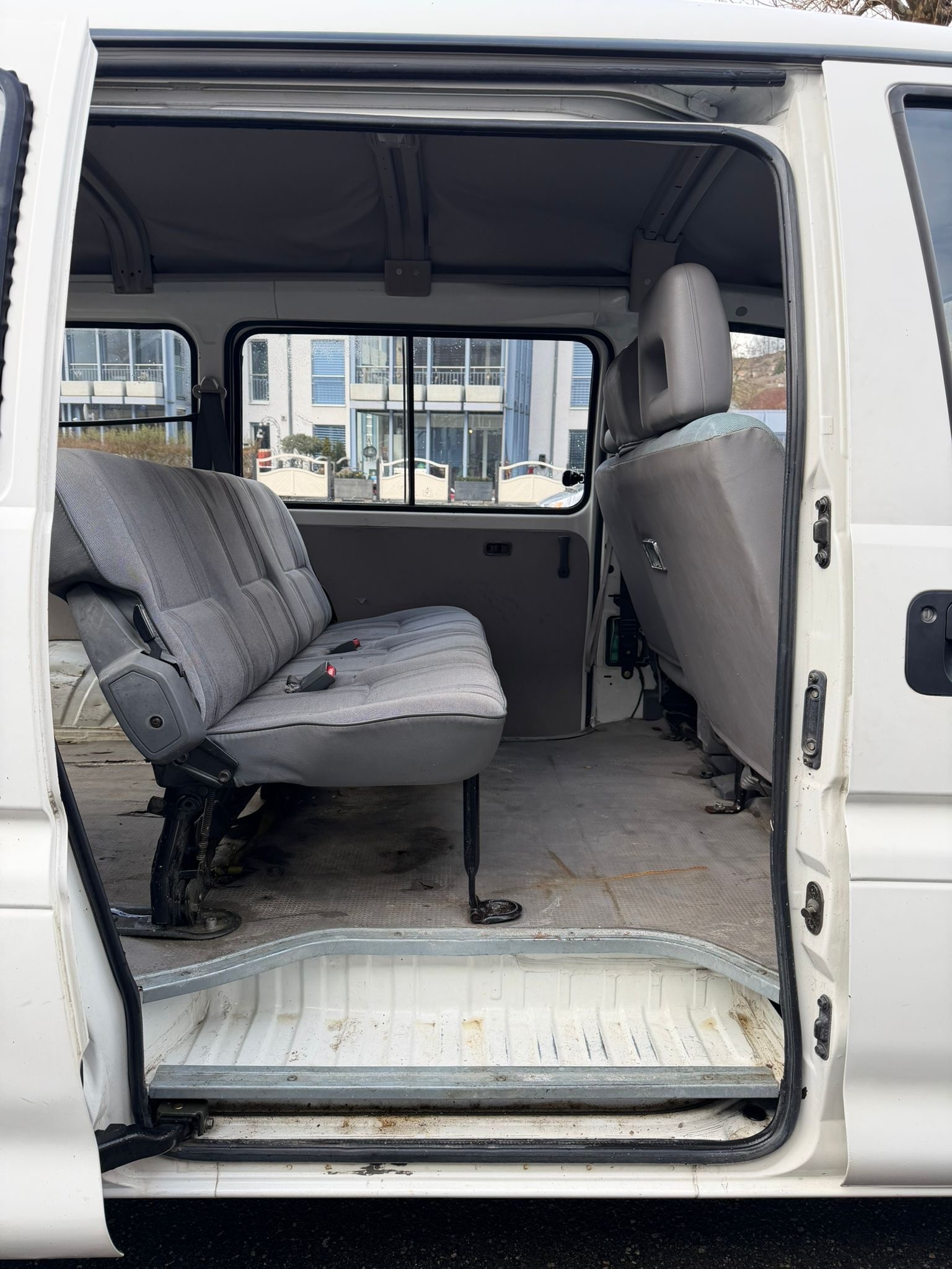 MITSUBISHI L 400-image-9