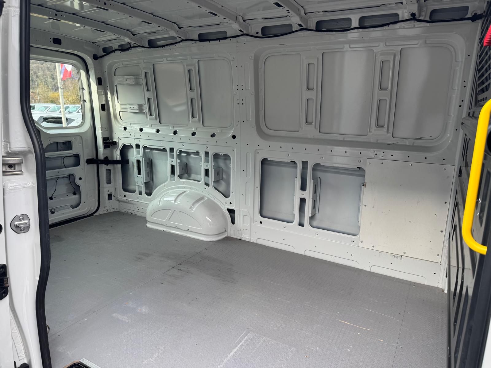 VW Crafter 35 2.0 TDI L3-image-7
