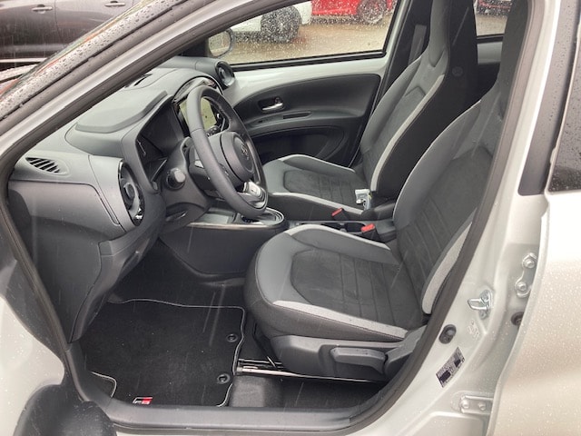 TOYOTA Aygo X 1.5 GR Sport e-CVT-image-9