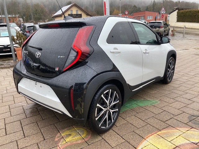 TOYOTA Aygo X 1.5 GR Sport e-CVT-image-4
