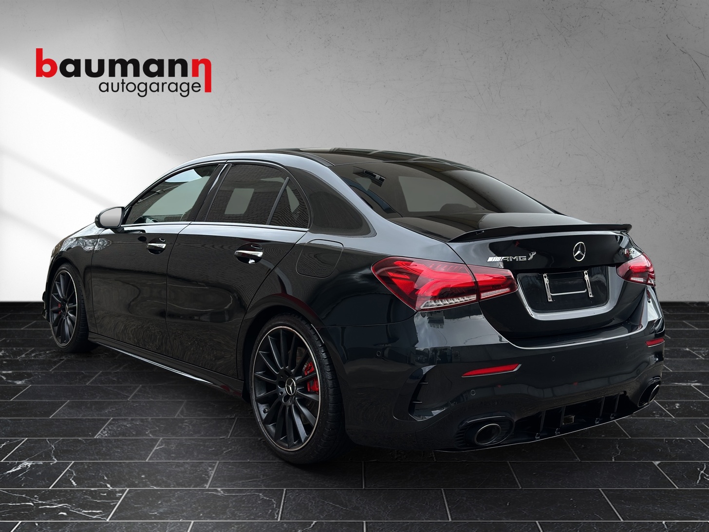 MERCEDES-BENZ A 35 AMG 4Matic Speedshift-showroom-element-3