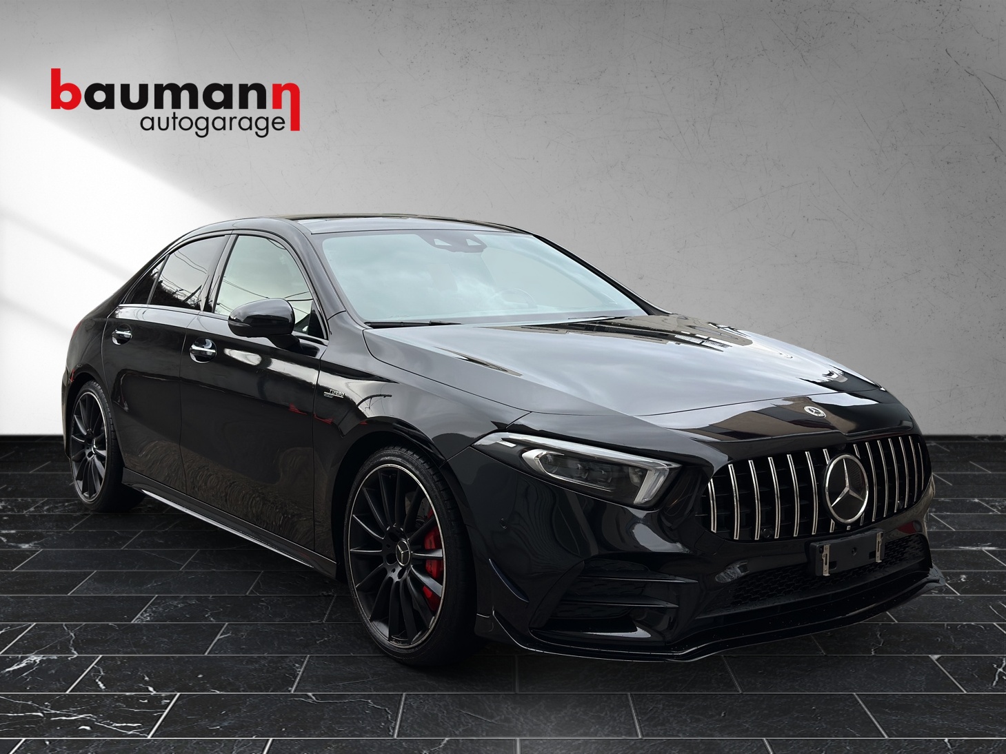 MERCEDES-BENZ A 35 AMG 4Matic Speedshift-showroom-element-1