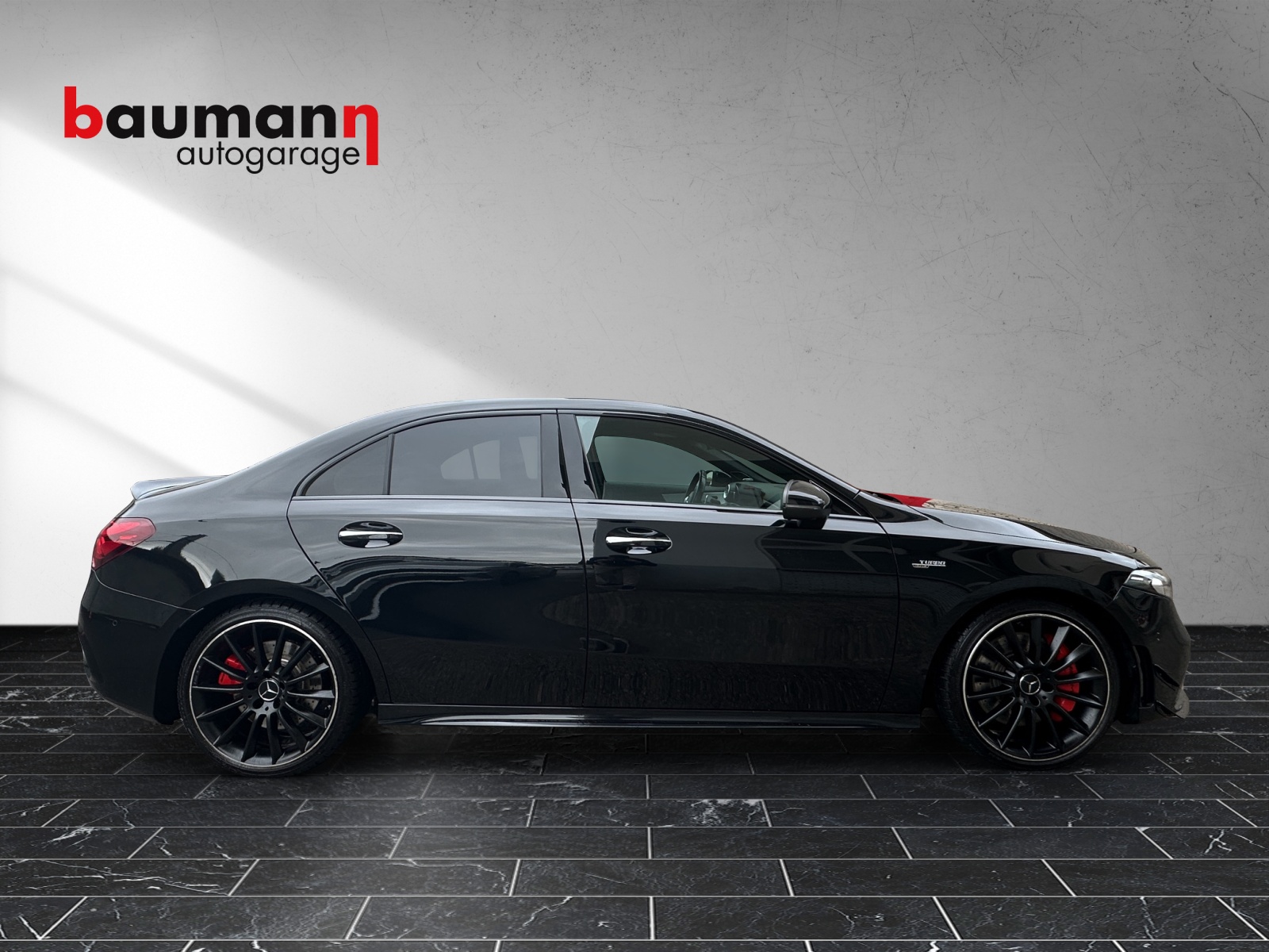 MERCEDES-BENZ A 35 AMG 4Matic Speedshift-image-4