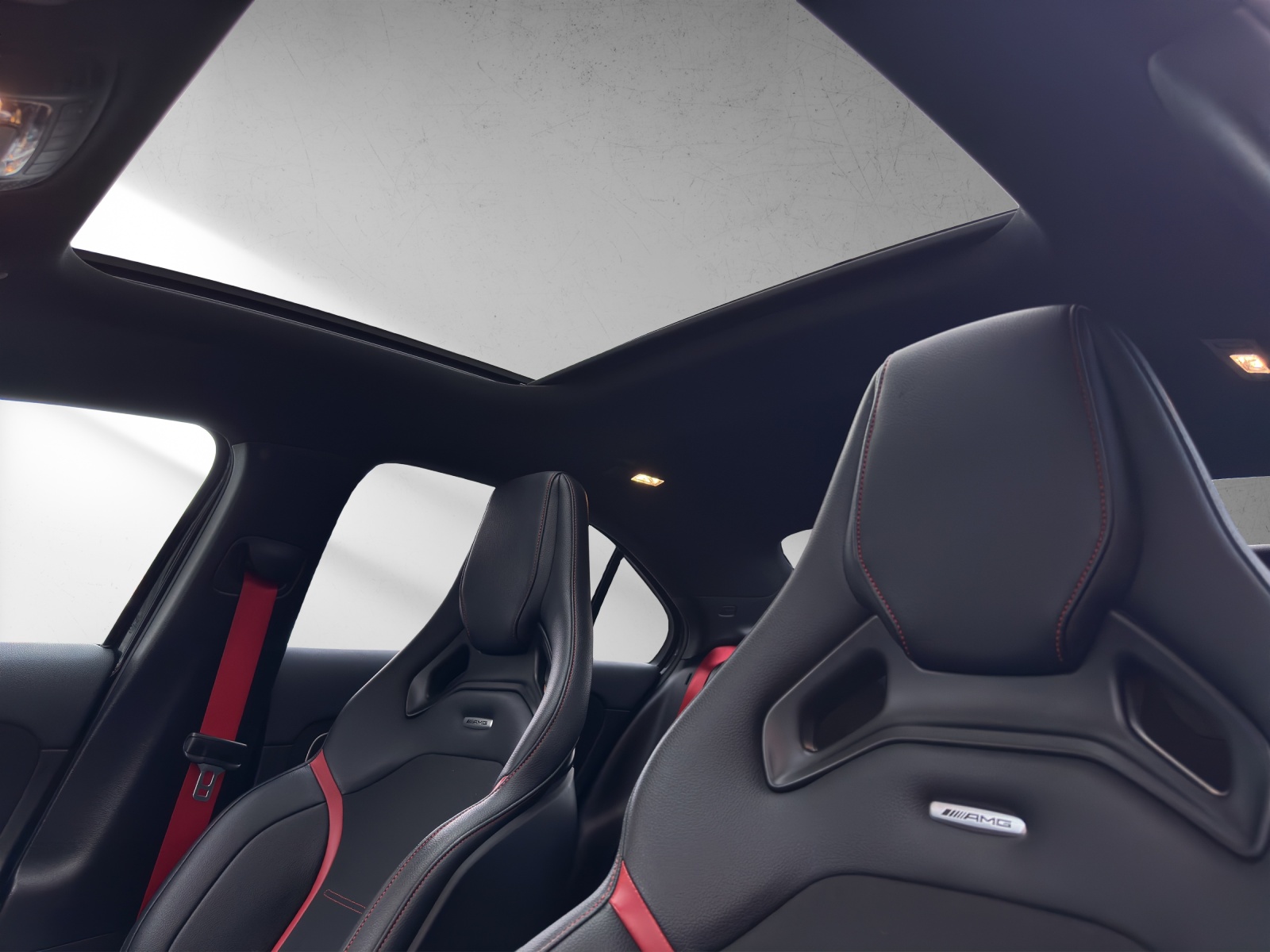 MERCEDES-BENZ A 35 AMG 4Matic Speedshift-image-13
