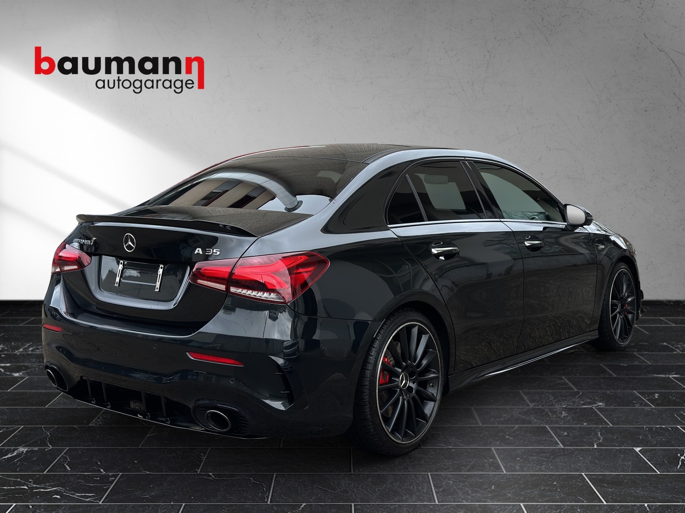 MERCEDES-BENZ A 35 AMG 4Matic Speedshift-showroom-element-2