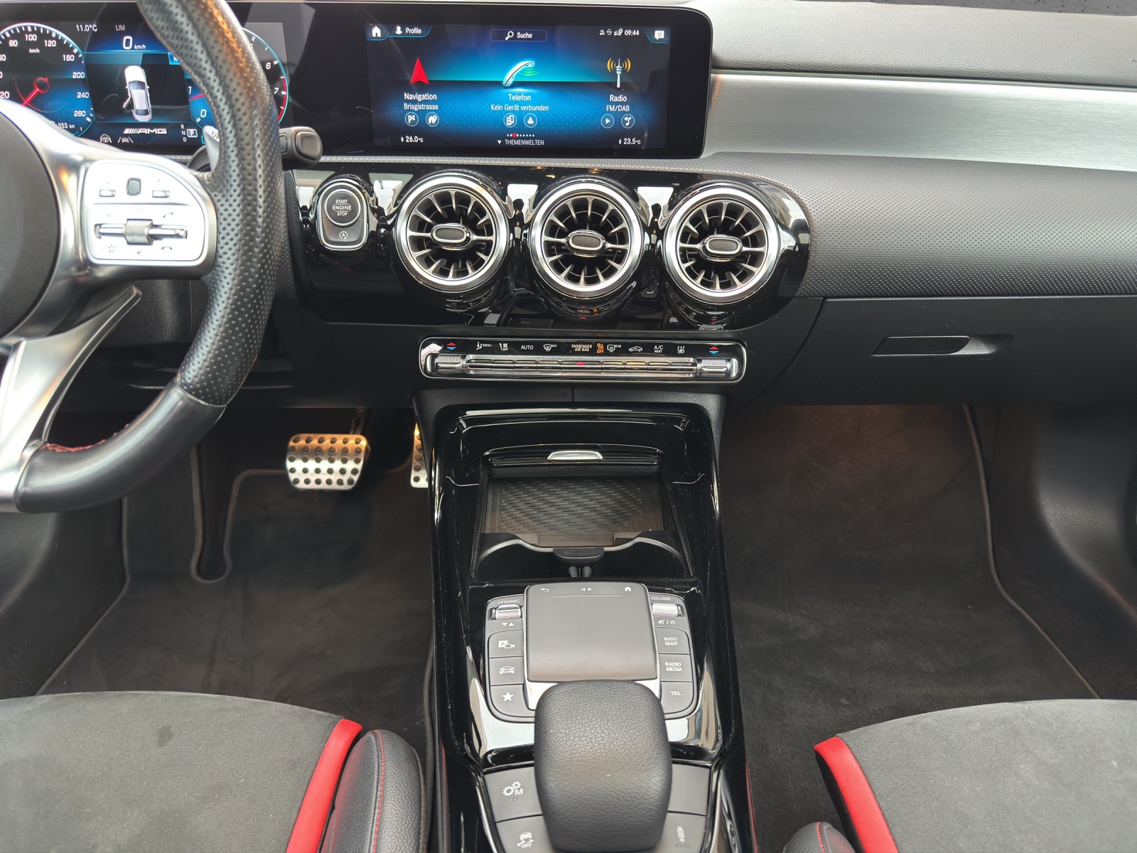 MERCEDES-BENZ A 35 AMG 4Matic Speedshift-image-8