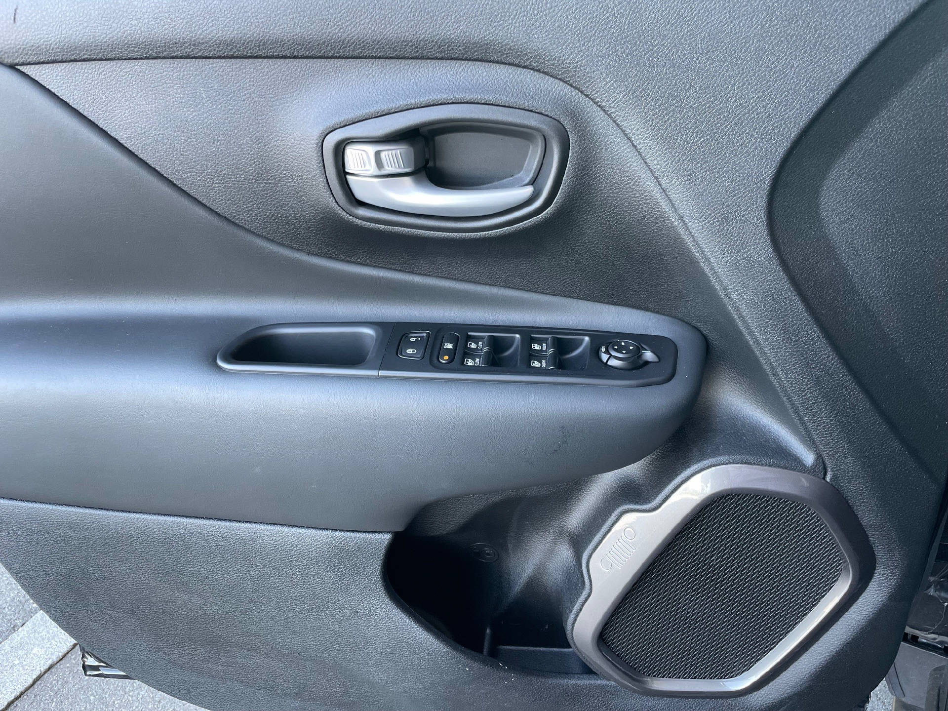 JEEP Renegade 1.5 Turbo Limited-image-5