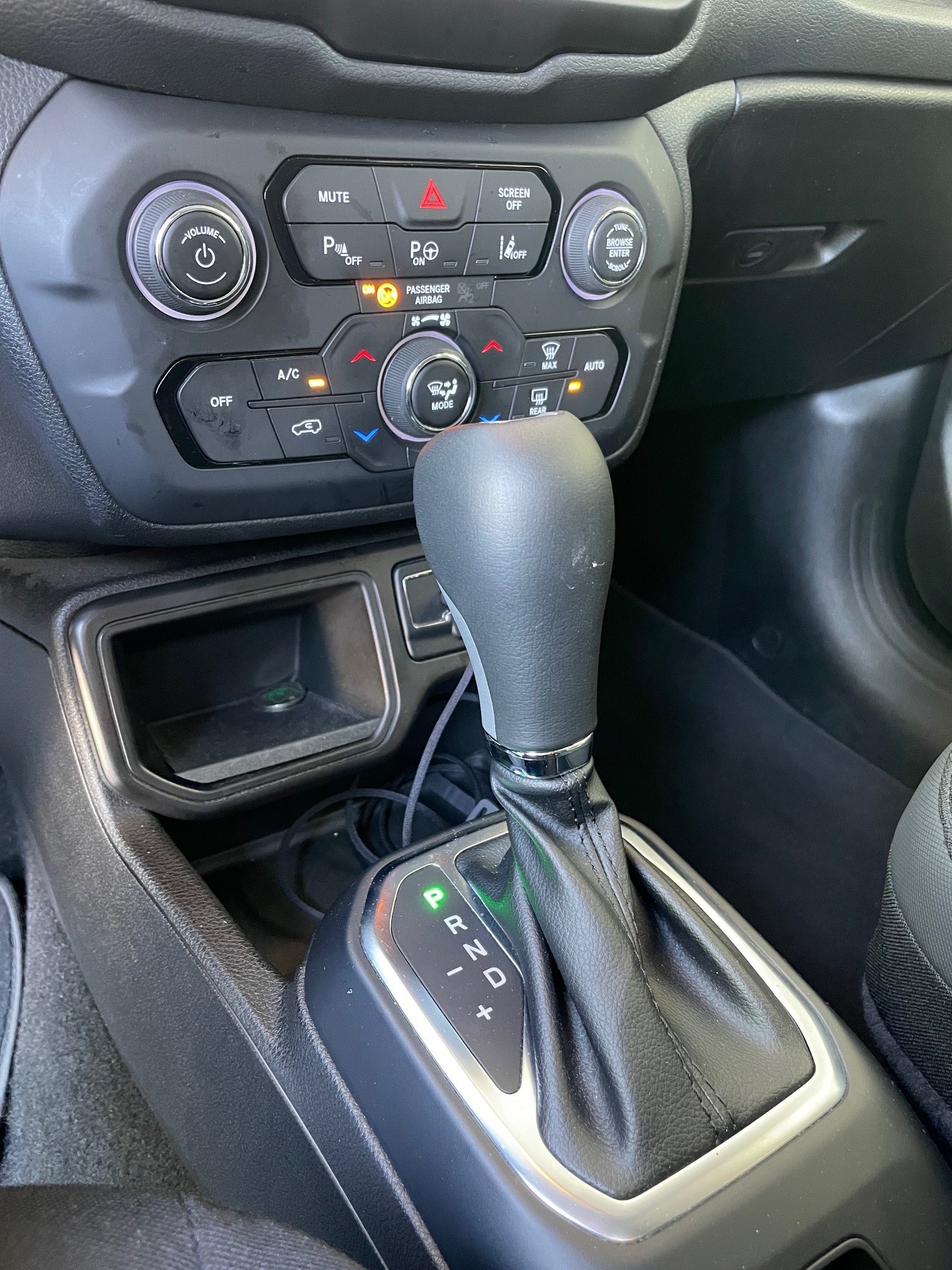JEEP Renegade 1.5 Turbo Limited-image-13