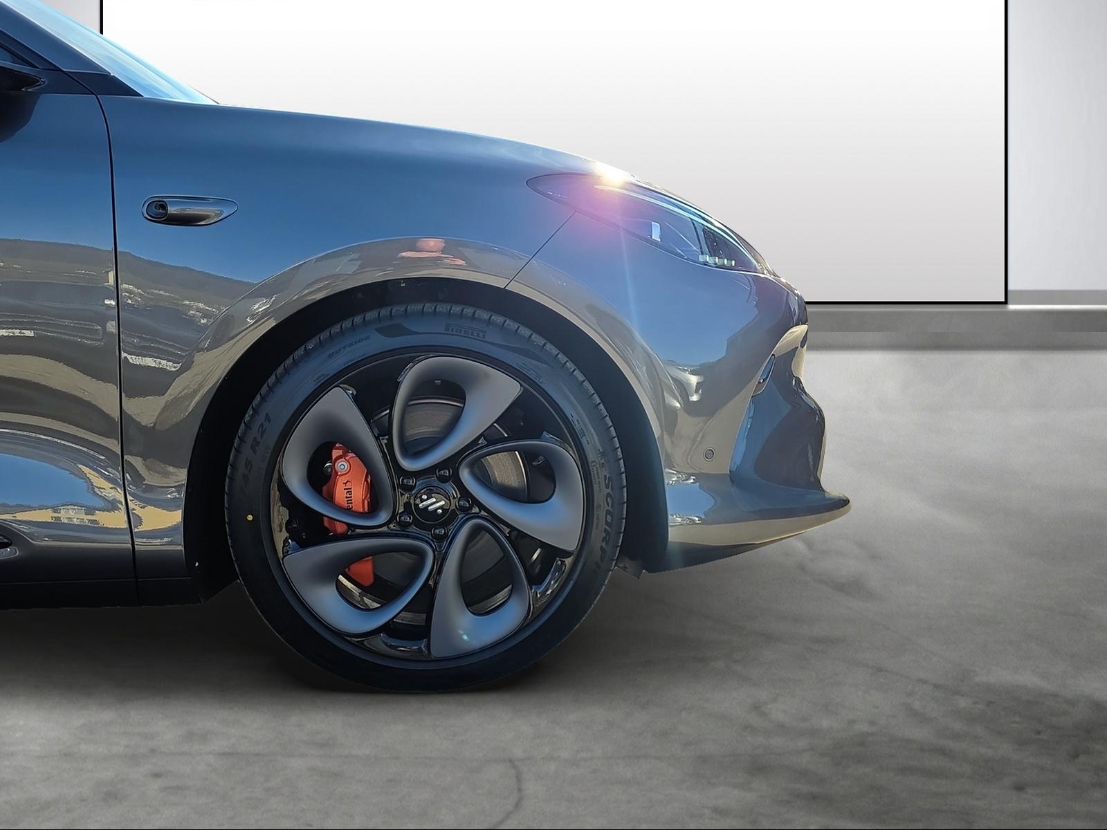MG IM6 100 kWh Performance 21 4WD-image-14