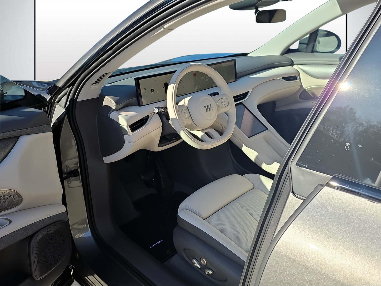 MG IM6 100 kWh Performance 21 4WD-image-5