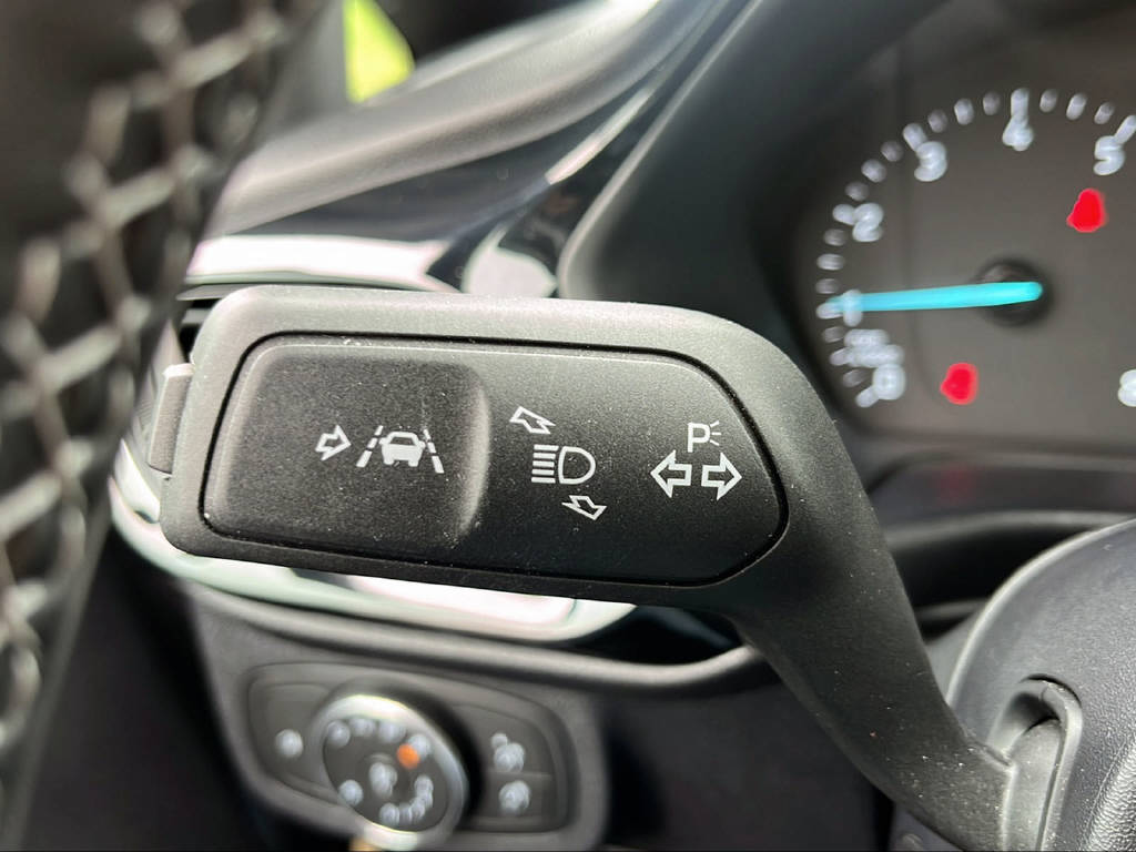 FORD Fiesta 1.0 EcoB Hybrid Automat Titanium-image-23