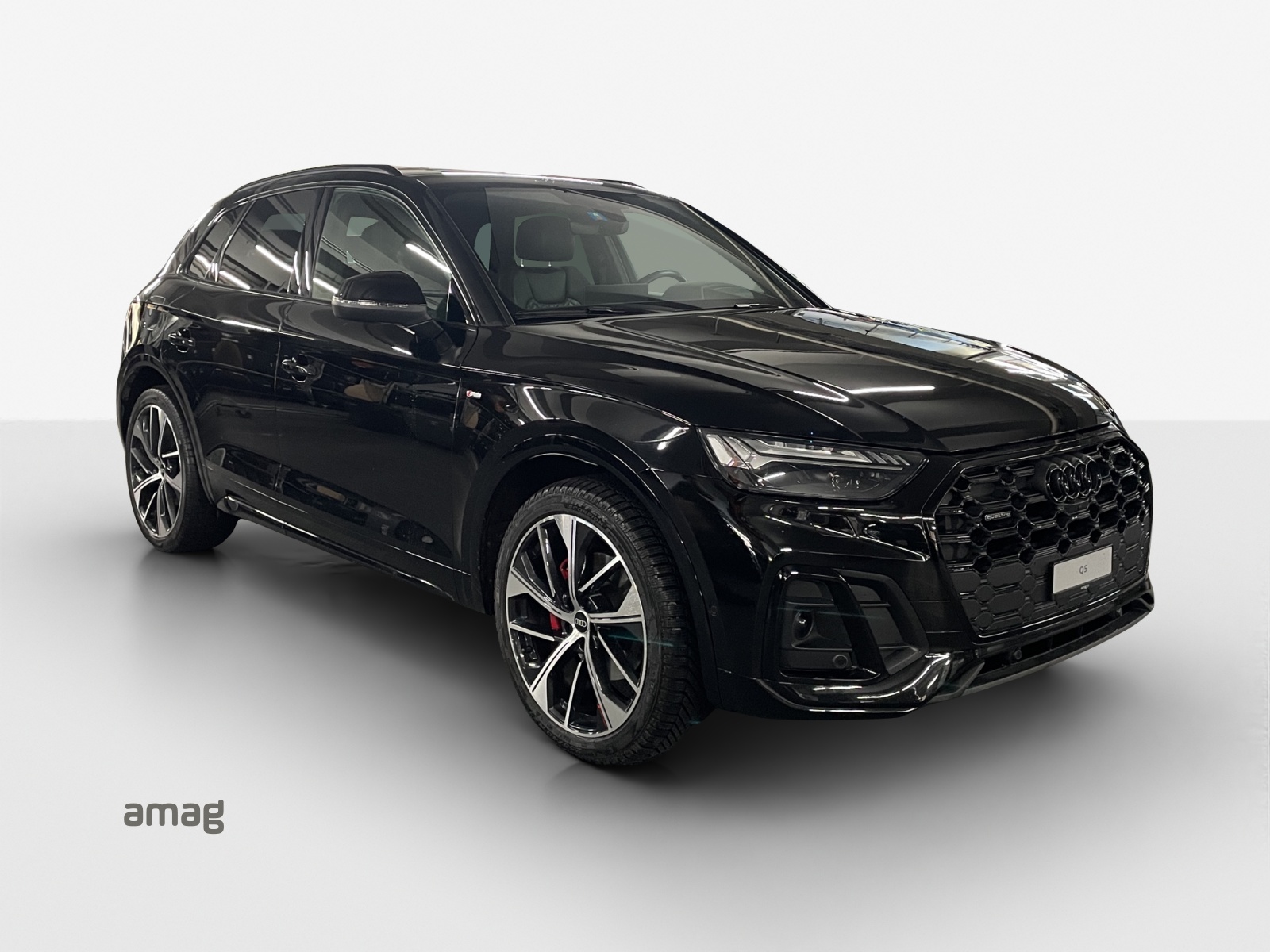 AUDI Q5 40 TDI Black Edition quattro S-tronic-image-5