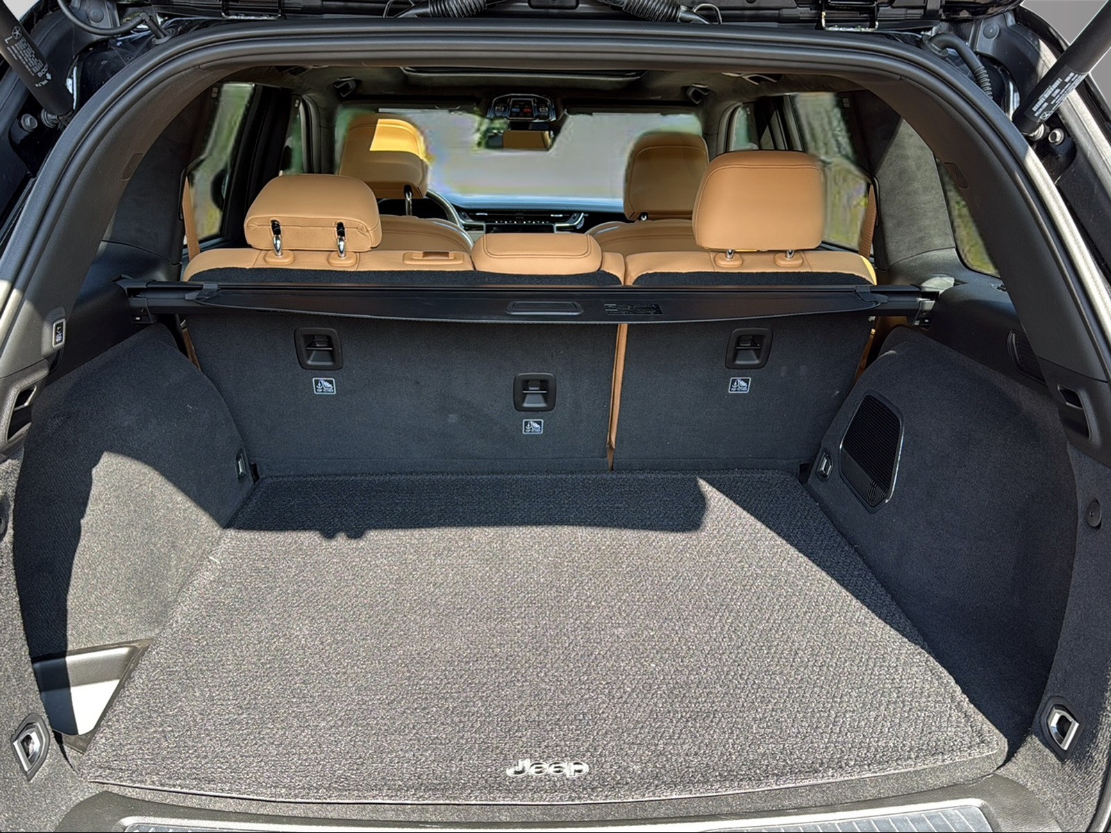 JEEP Grand Cherokee 5.7 V8 Summit-image-9