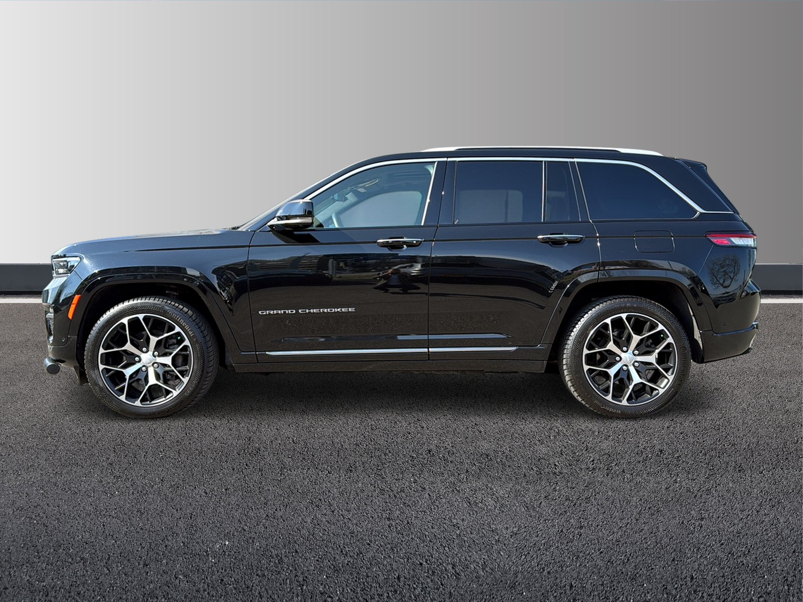 JEEP Grand Cherokee 5.7 V8 Summit-showroom-element-1