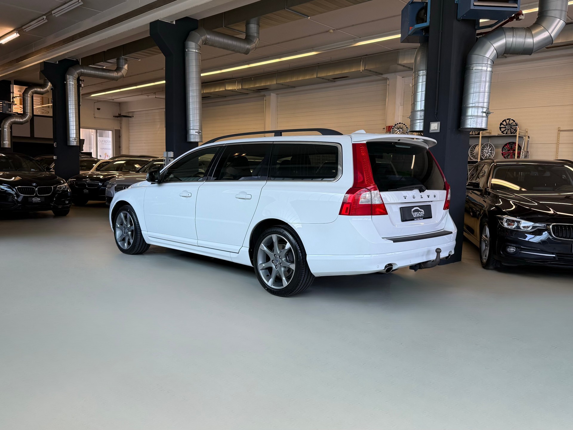 VOLVO V70 D4 AWD Husky Edition Geartronic-image-6
