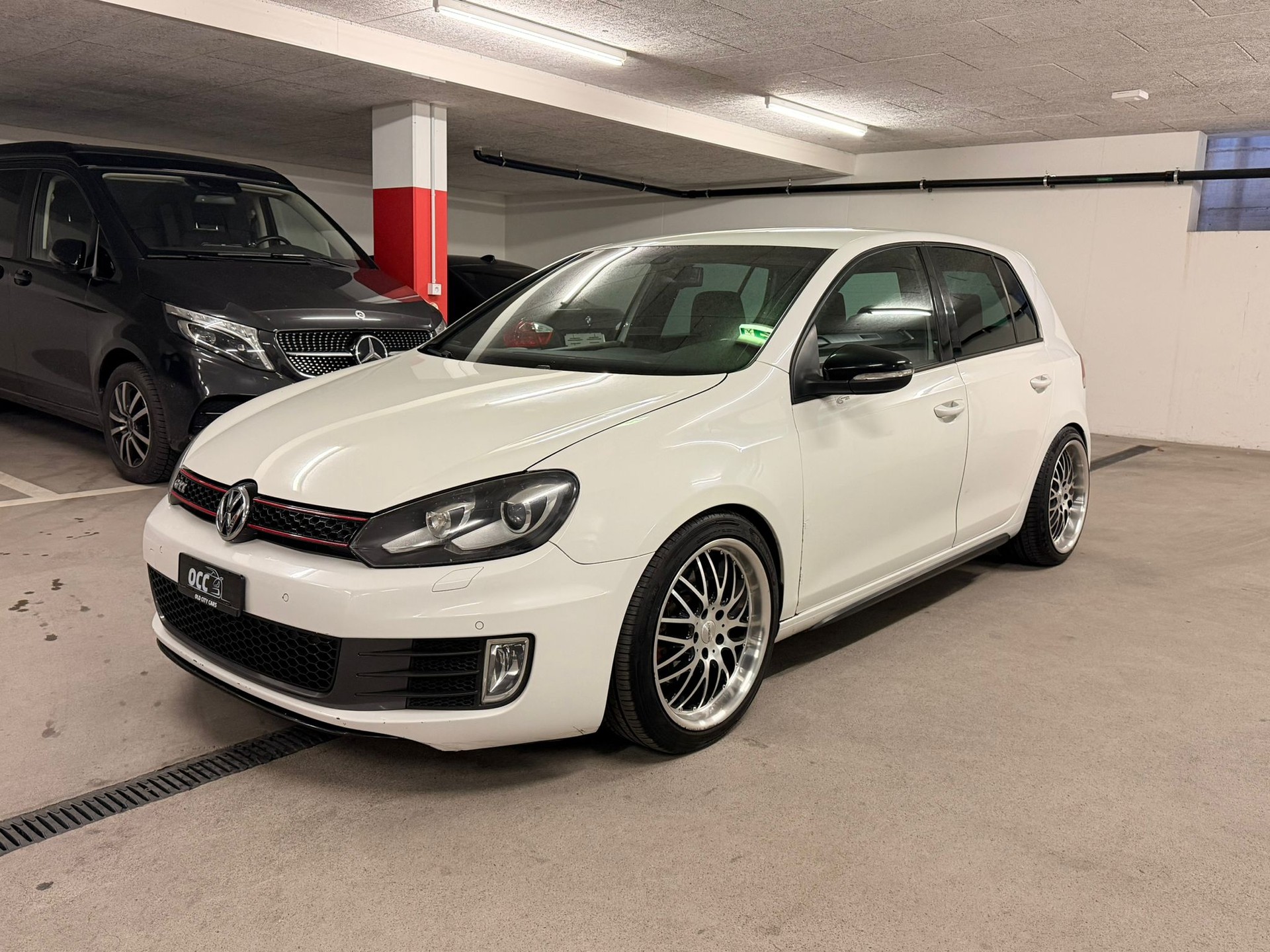 VW Golf 2.0 TSI GTI-image-2