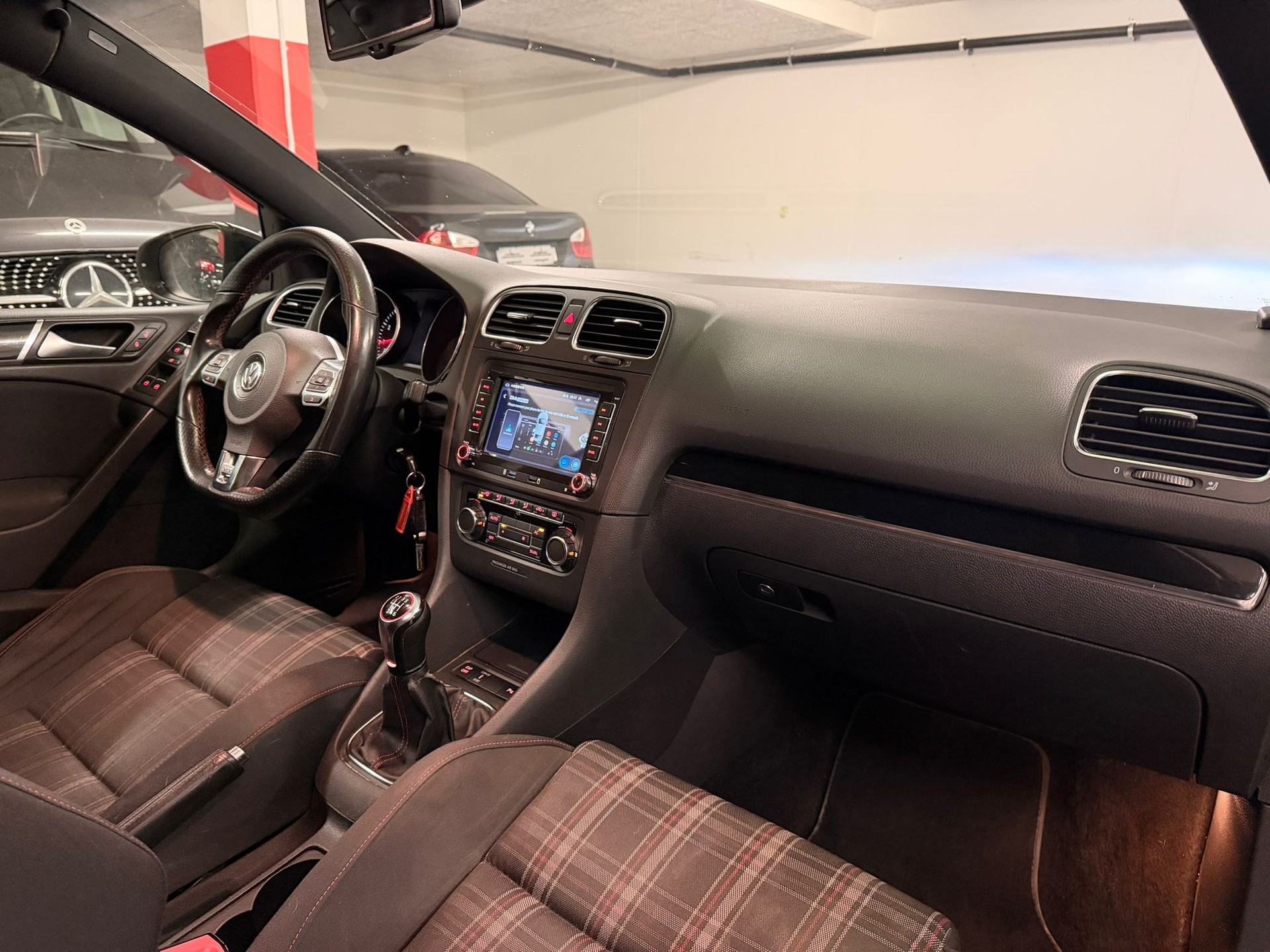VW Golf 2.0 TSI GTI-image-12