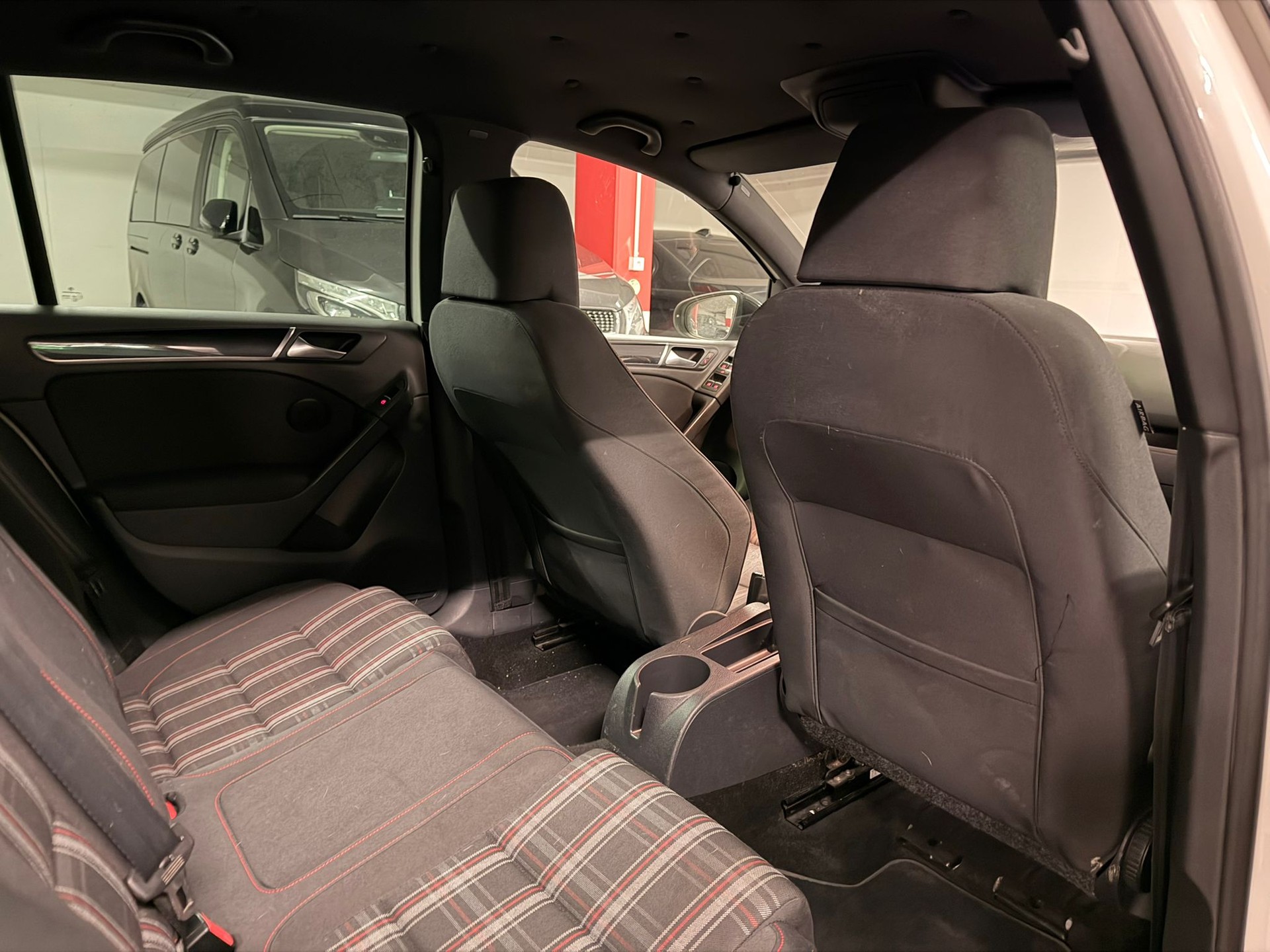 VW Golf 2.0 TSI GTI-image-11