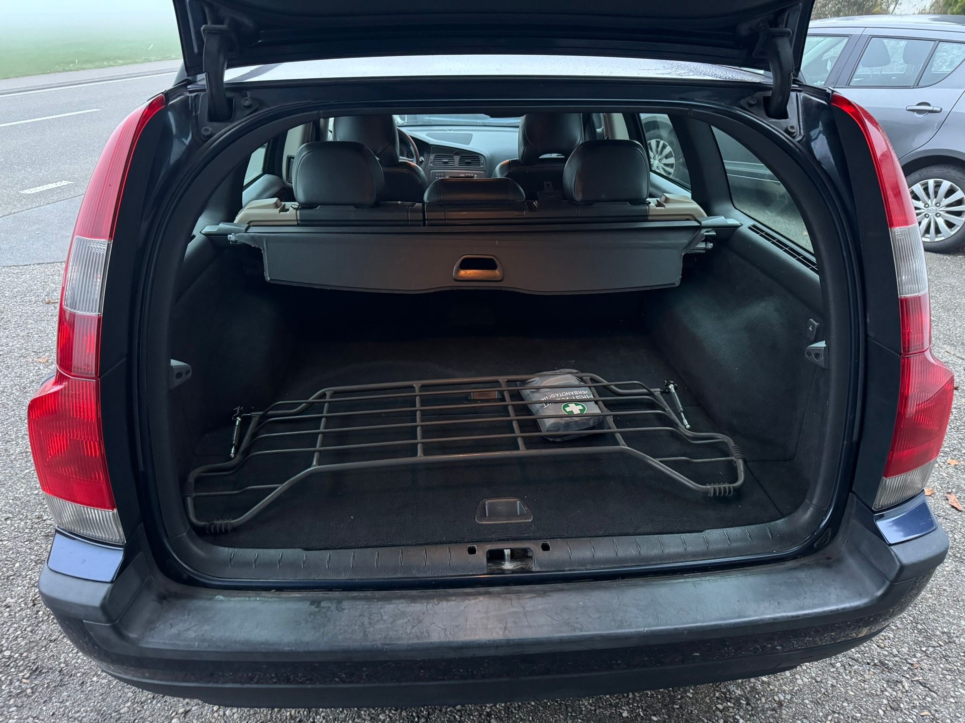 VOLVO V70 T5-image-5