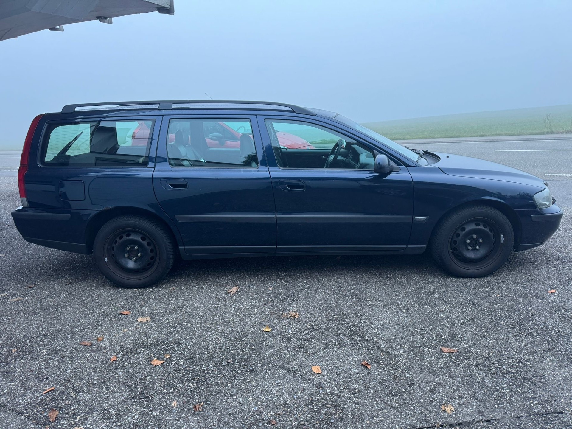 VOLVO V70 T5-image-8