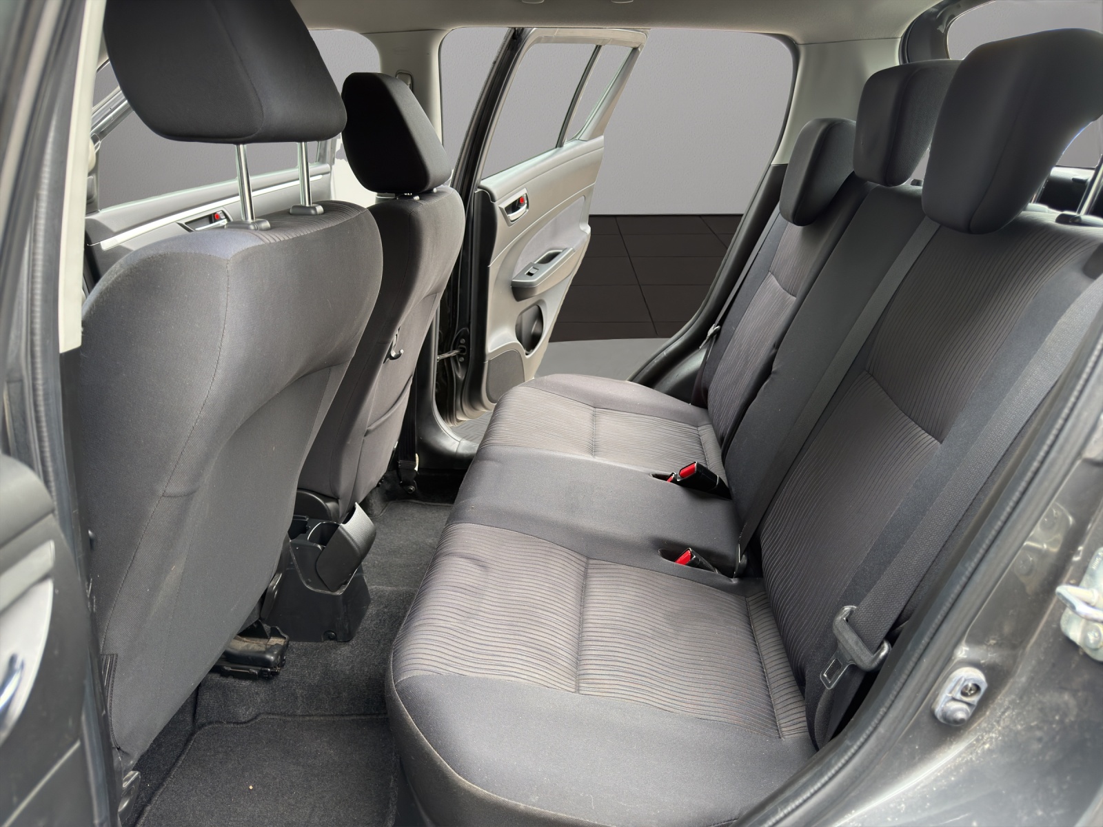 SUZUKI Swift 1.2i 16V GL 4x4-image-12