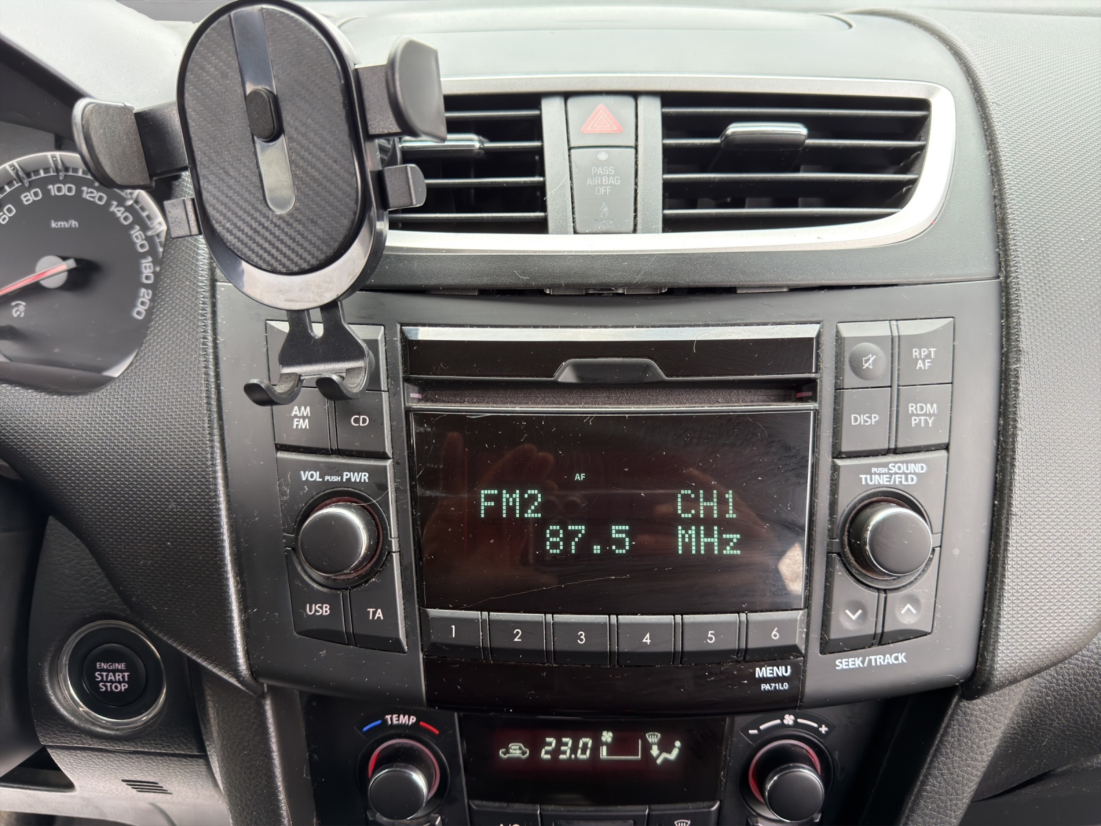 SUZUKI Swift 1.2i 16V GL 4x4-image-14