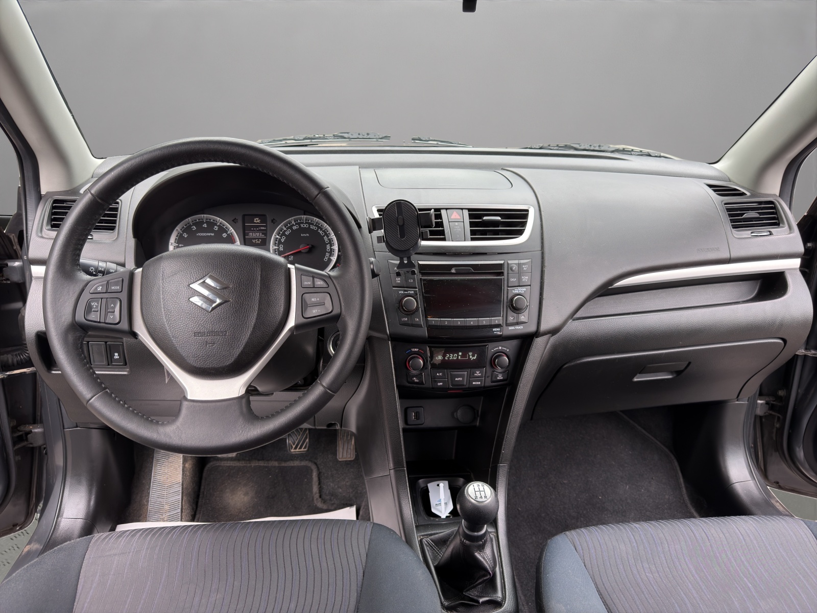 SUZUKI Swift 1.2i 16V GL 4x4-image-13
