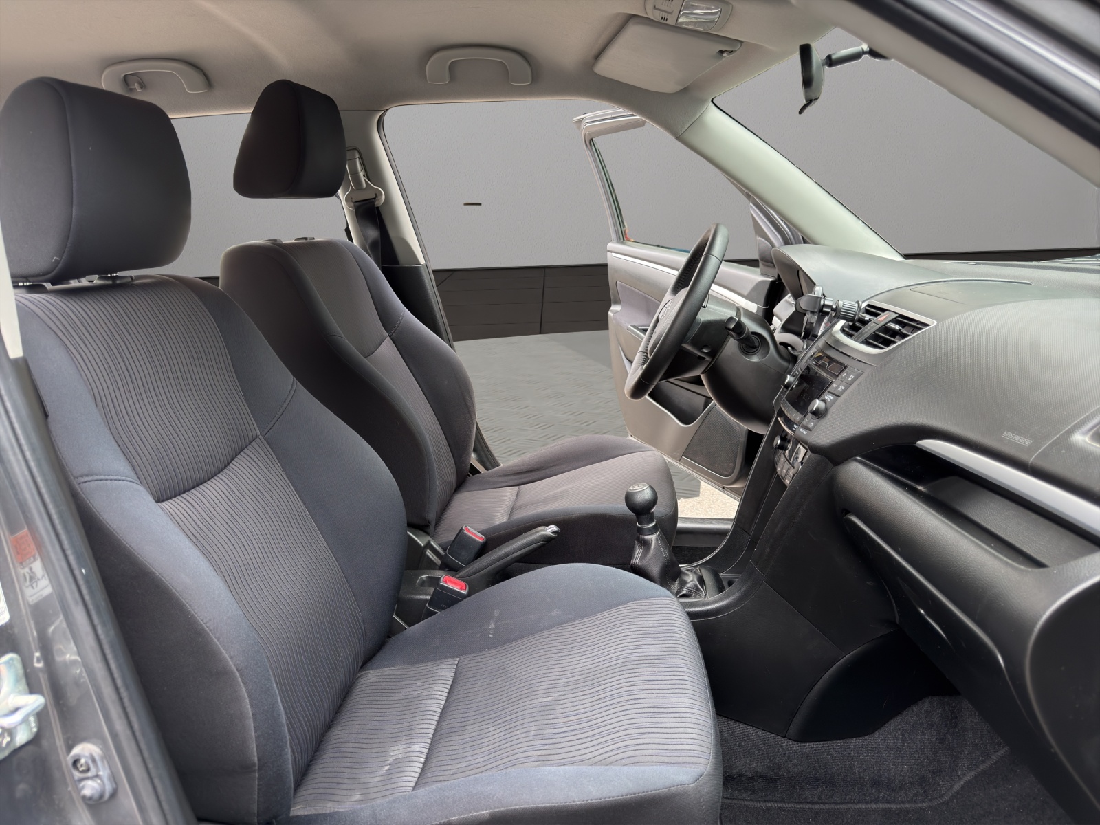 SUZUKI Swift 1.2i 16V GL 4x4-image-16