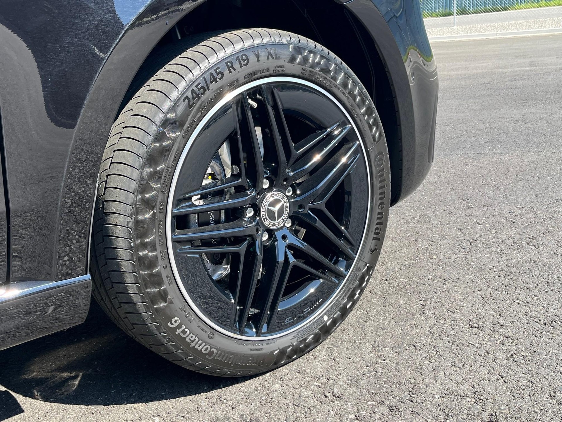MERCEDES-BENZ V 300 d Swiss Ed. lang 4matic Van-image-8