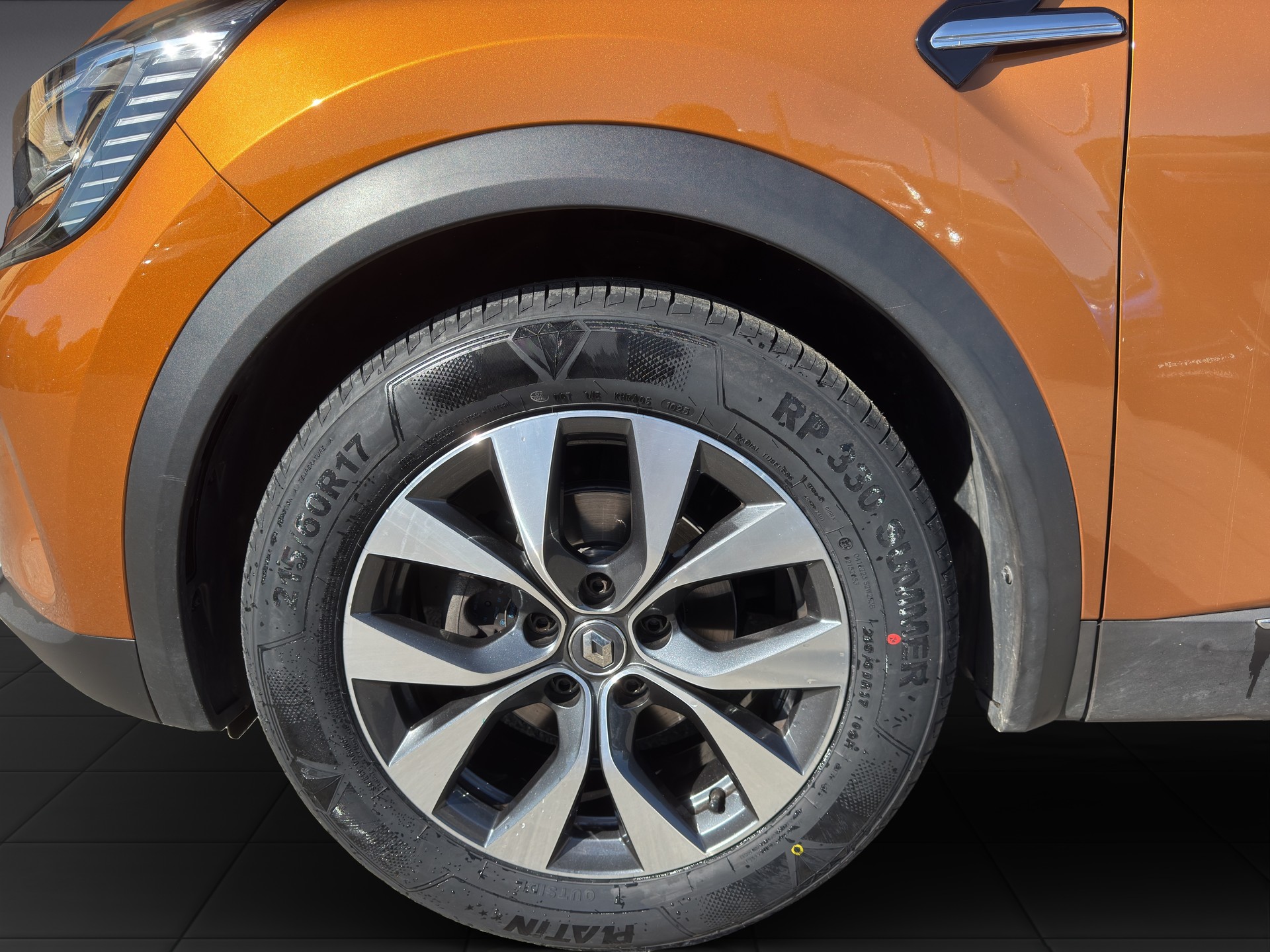 RENAULT Captur 1.3 TCe 140 Intens EDC-image-4