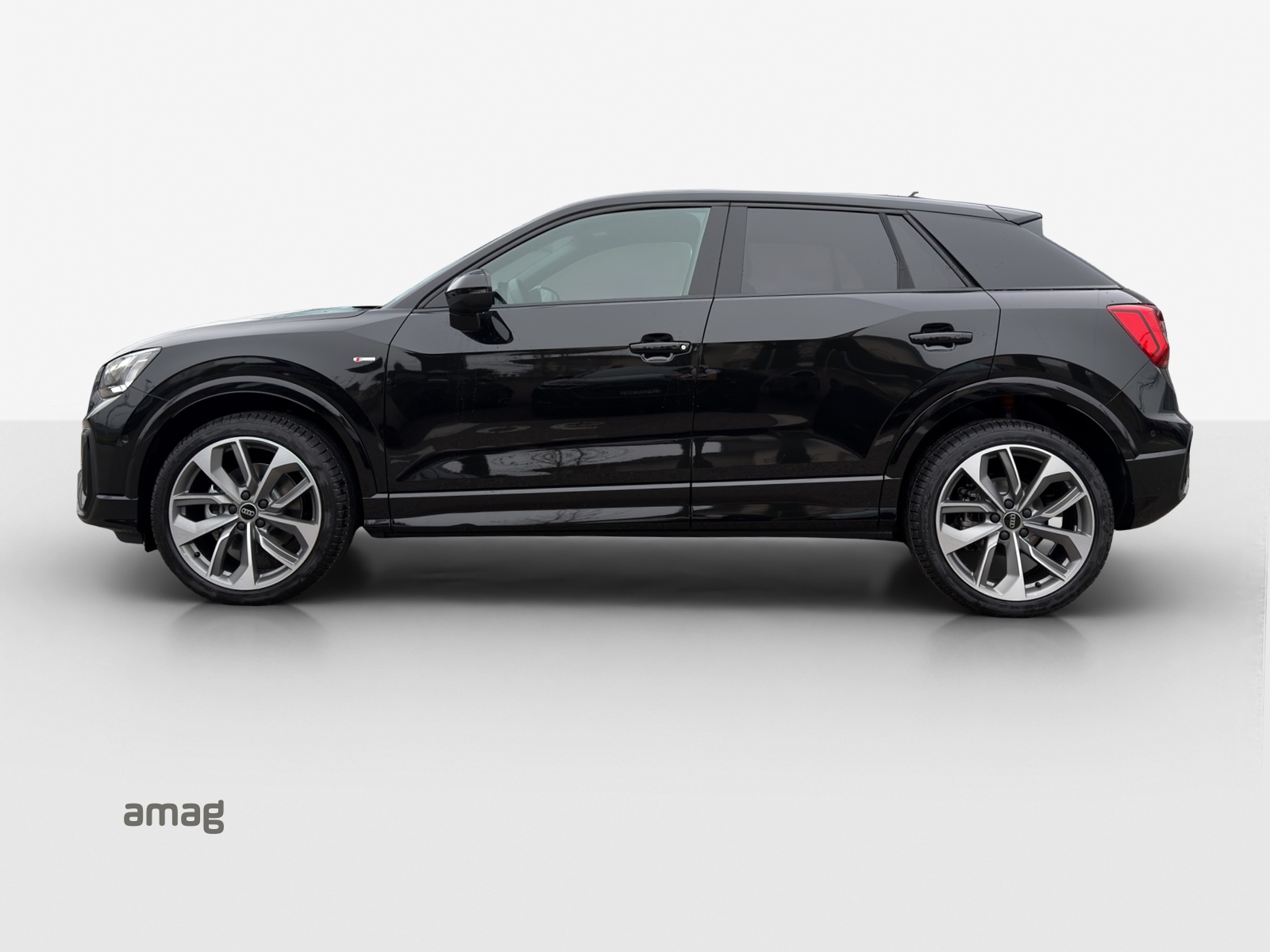 AUDI Q2 40 TFSI S line quattro S-tronic-showroom-element-1