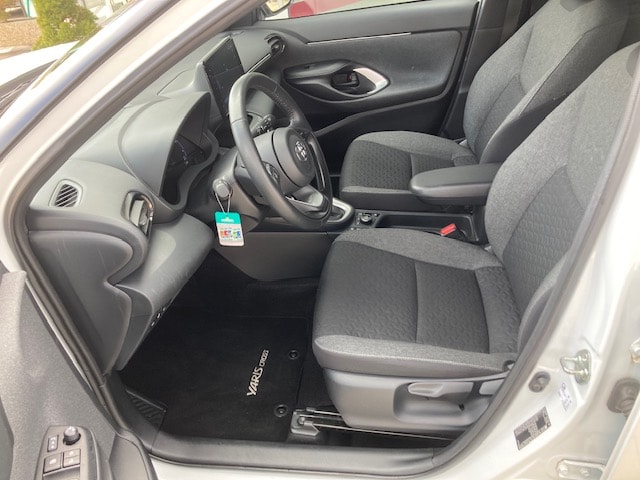 TOYOTA Yaris Cross 1.5 Trend e-CVT AWDi-image-8