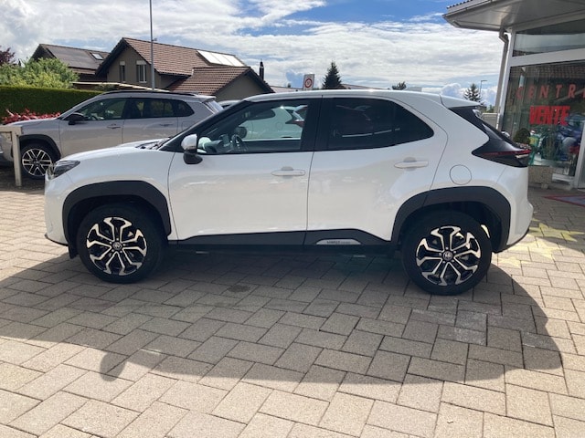 TOYOTA Yaris Cross 1.5 Trend e-CVT AWDi-image-7
