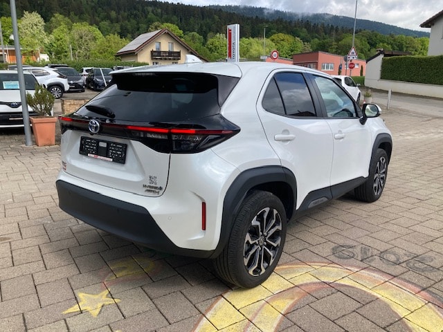 TOYOTA Yaris Cross 1.5 Trend e-CVT AWDi-image-4