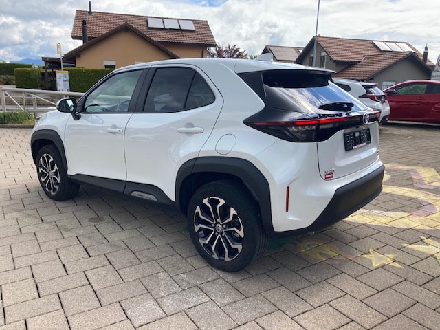 TOYOTA Yaris Cross 1.5 Trend e-CVT AWDi-image-6
