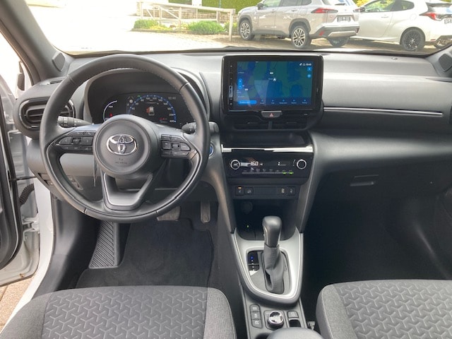 TOYOTA Yaris Cross 1.5 Trend e-CVT AWDi-image-9