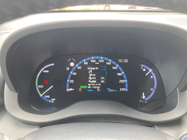 TOYOTA Yaris Cross 1.5 Trend e-CVT AWDi-image-15