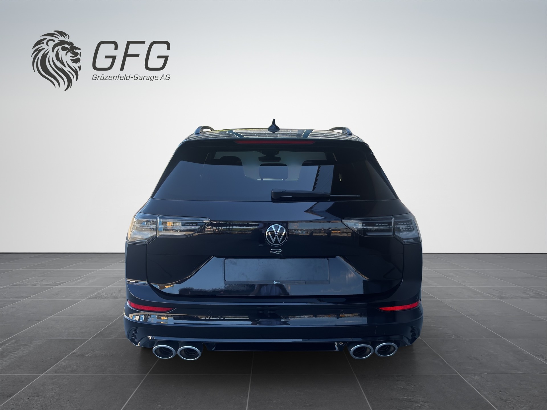 VW Golf VIII Variant 2.0 TSI R DSG 4motion-image-4